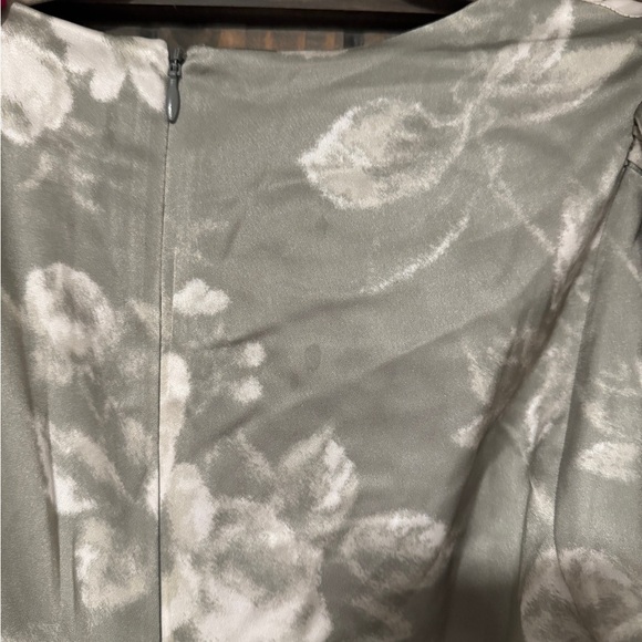 REFORMATION NWT Vida Satin Dress in Vendela 4 - Picture 6 of 8